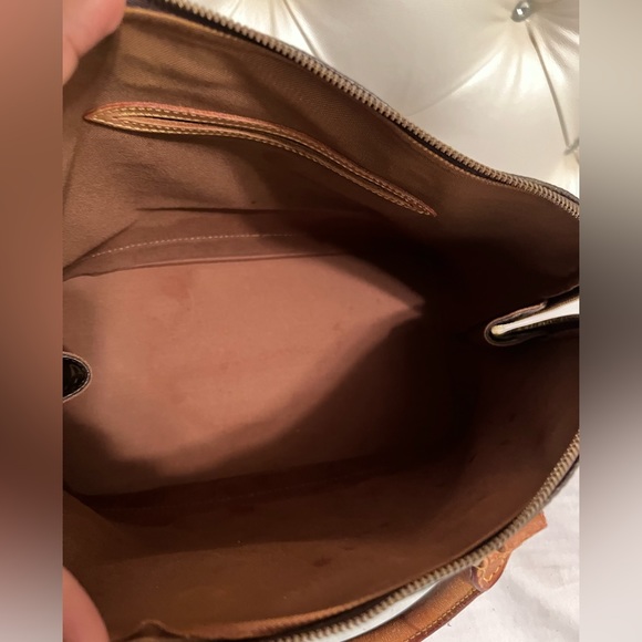 LOUIS VUITTON Monogram Alma Hand Bag - Picture 6 of 10